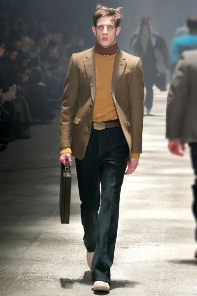 Look 7
